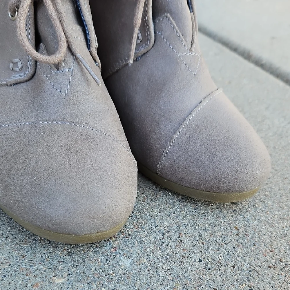 Toms Taupe Lace-Up Wedge Booties
